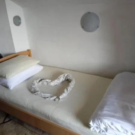 Privatni Smjestaj Kurtalija