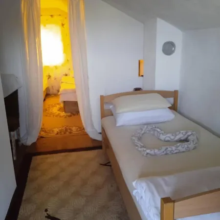 Guest house Privatni Smjestaj Kurtalija