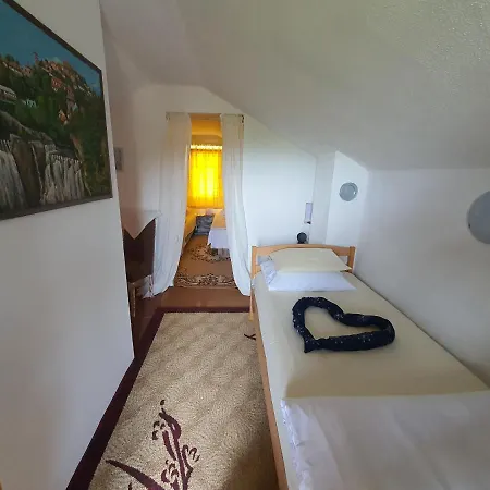 Guest house Privatni Smjestaj Kurtalija